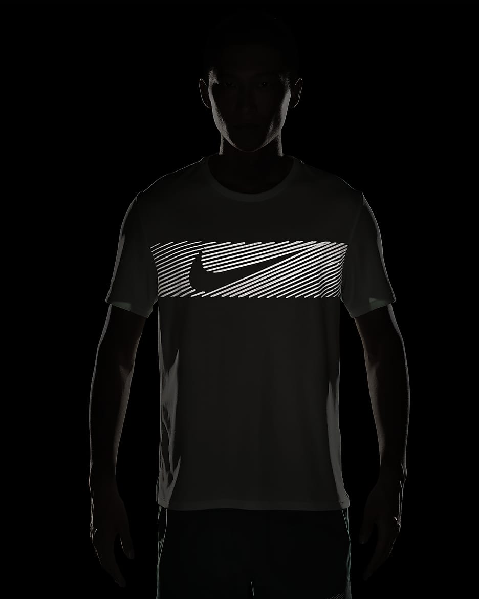 Nike flash t shirt hotsell